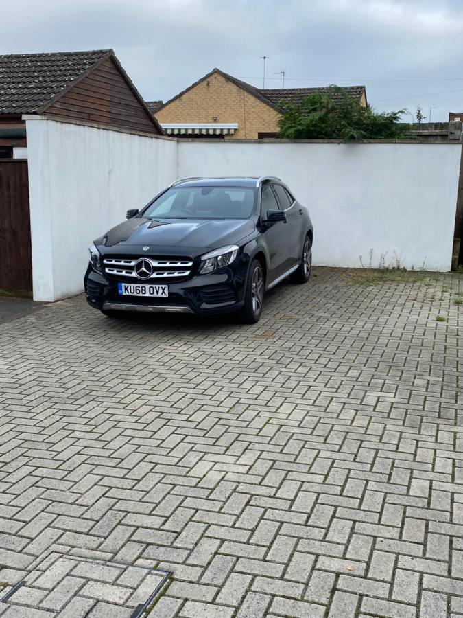 Private Room, Shared Bathroom With One Other, Tea And Coffee Making Facilities, Mini Fridge And Hairdryer, King Sized Bed With Help Yourself Continental Breakfast In Secluded Modern Property With Parking Bornemouth Extérieur photo